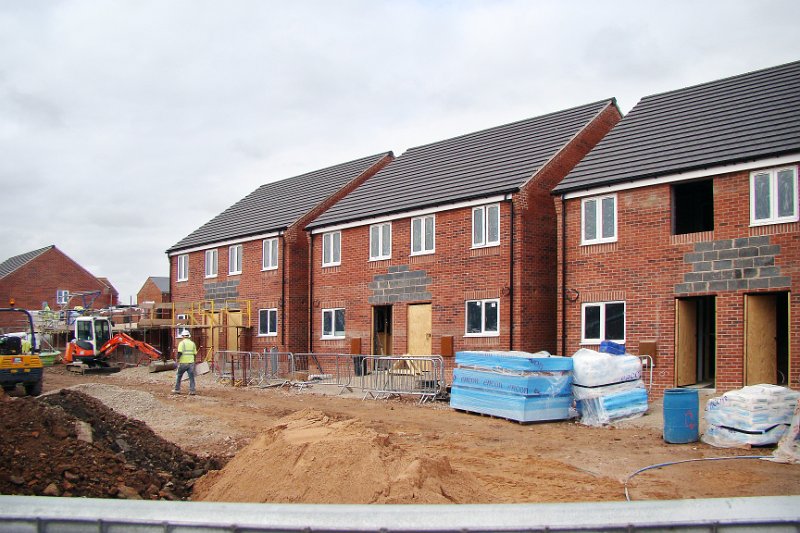 576-House..jpg - 576-House building work continues in Greenshank Close.