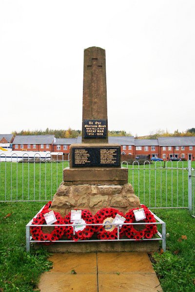 646-The Warsop.jpg - 646-The Warsop Vale War Memorial with all the laid wreaths.