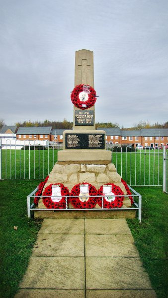 686-The Warsop.jpg - 686-The Warsop Vale War Memorial with all the laid wreaths.